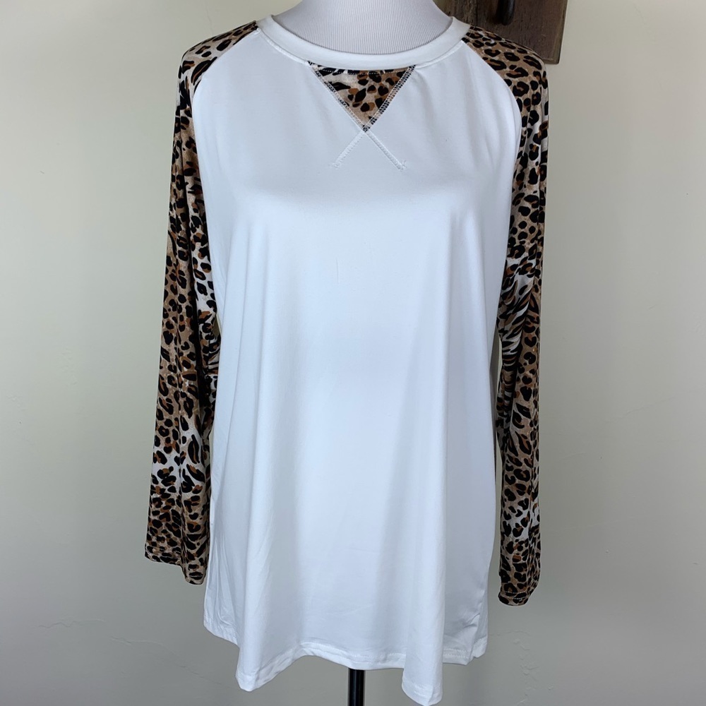 LEO ROSSI KNIT TOP - Picture 2 of 9